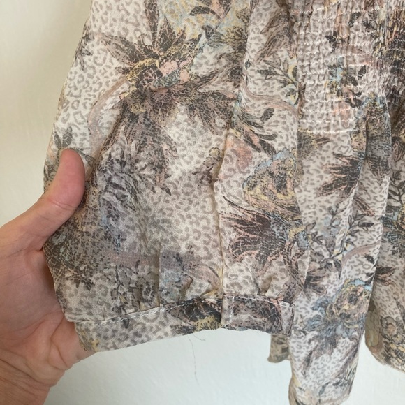 Free People Square Neckline Chiffon
Printed Top (M) - Picture 10 of 10